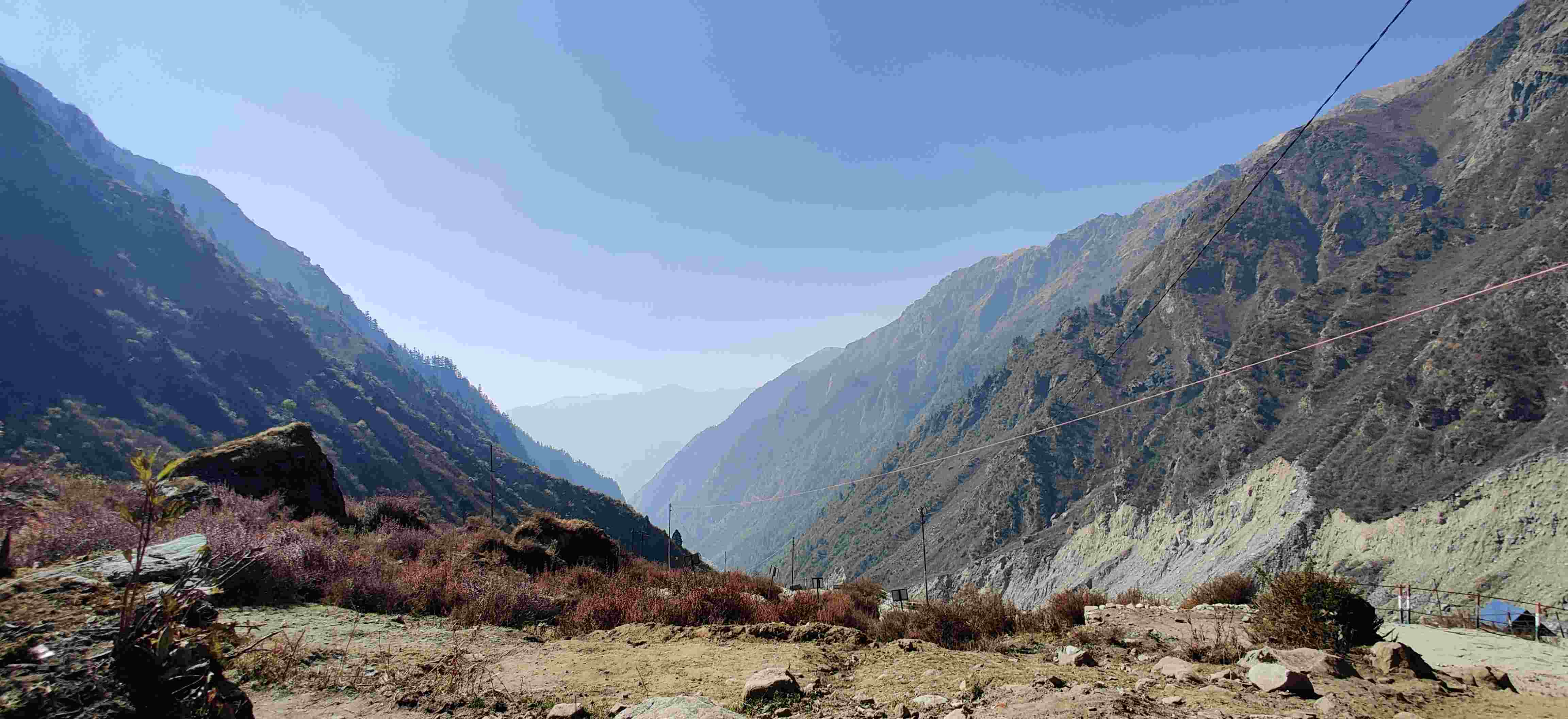 Travelwandrer.com-In Kedarnath, the majestic mountains stand as protectors of the divine presence. Kedarnath serves as a refuge for those seeking solace and tranquility. In this sacred place, the boundary between the material world and the spiritual realm becomes indistinct.